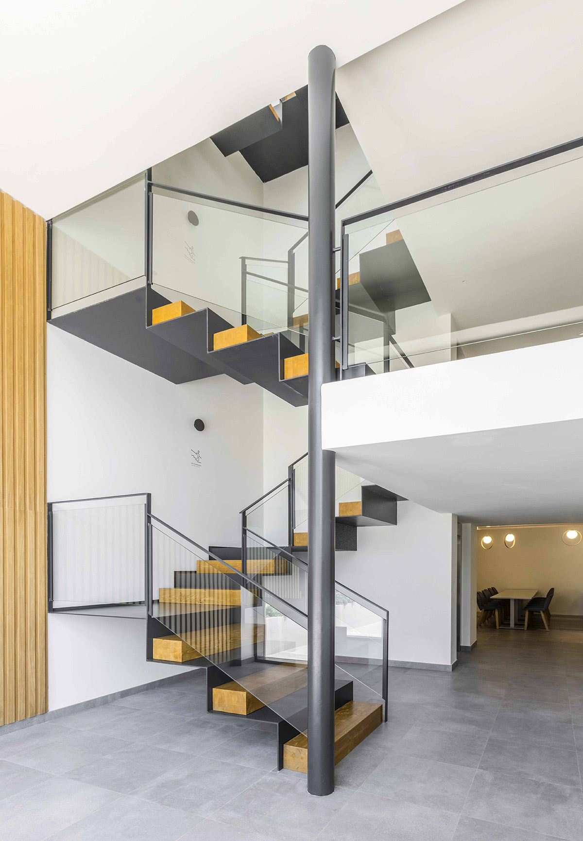 Dobleese Estudio para Polymer Char