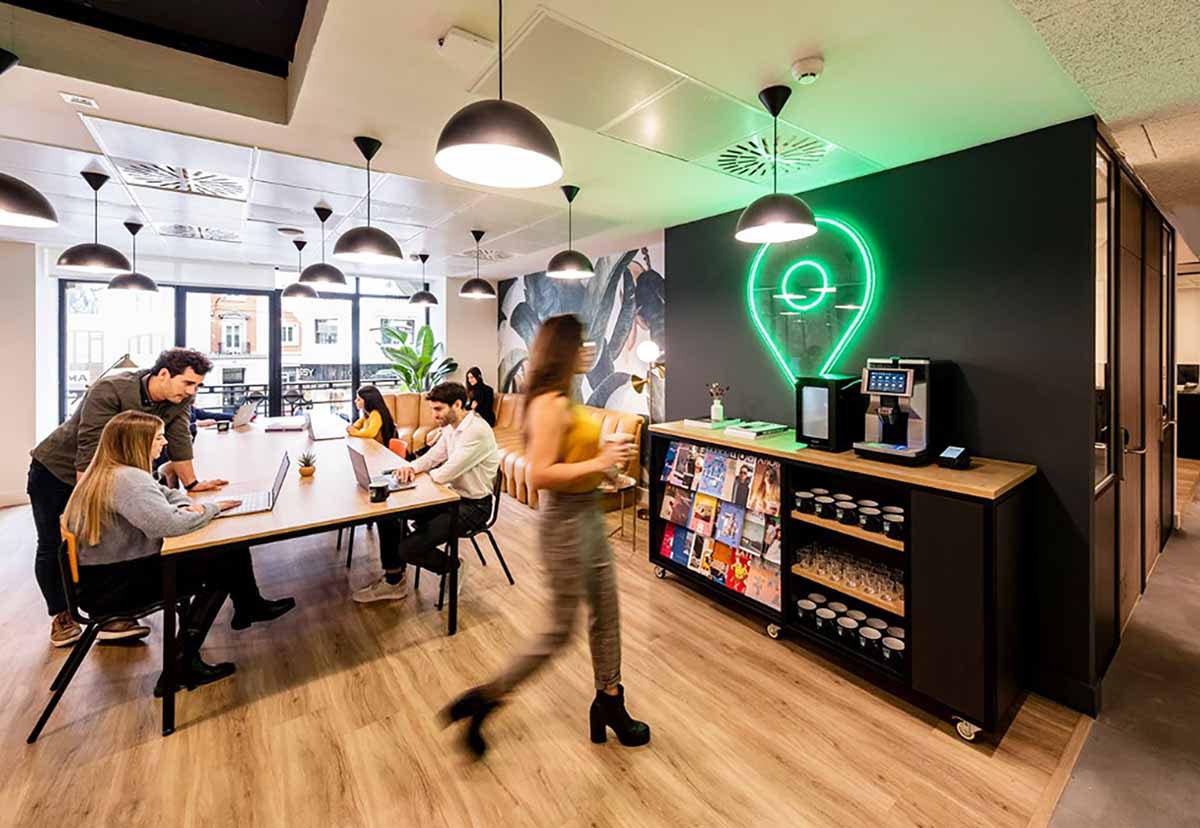 Xavi Bassons, Monday