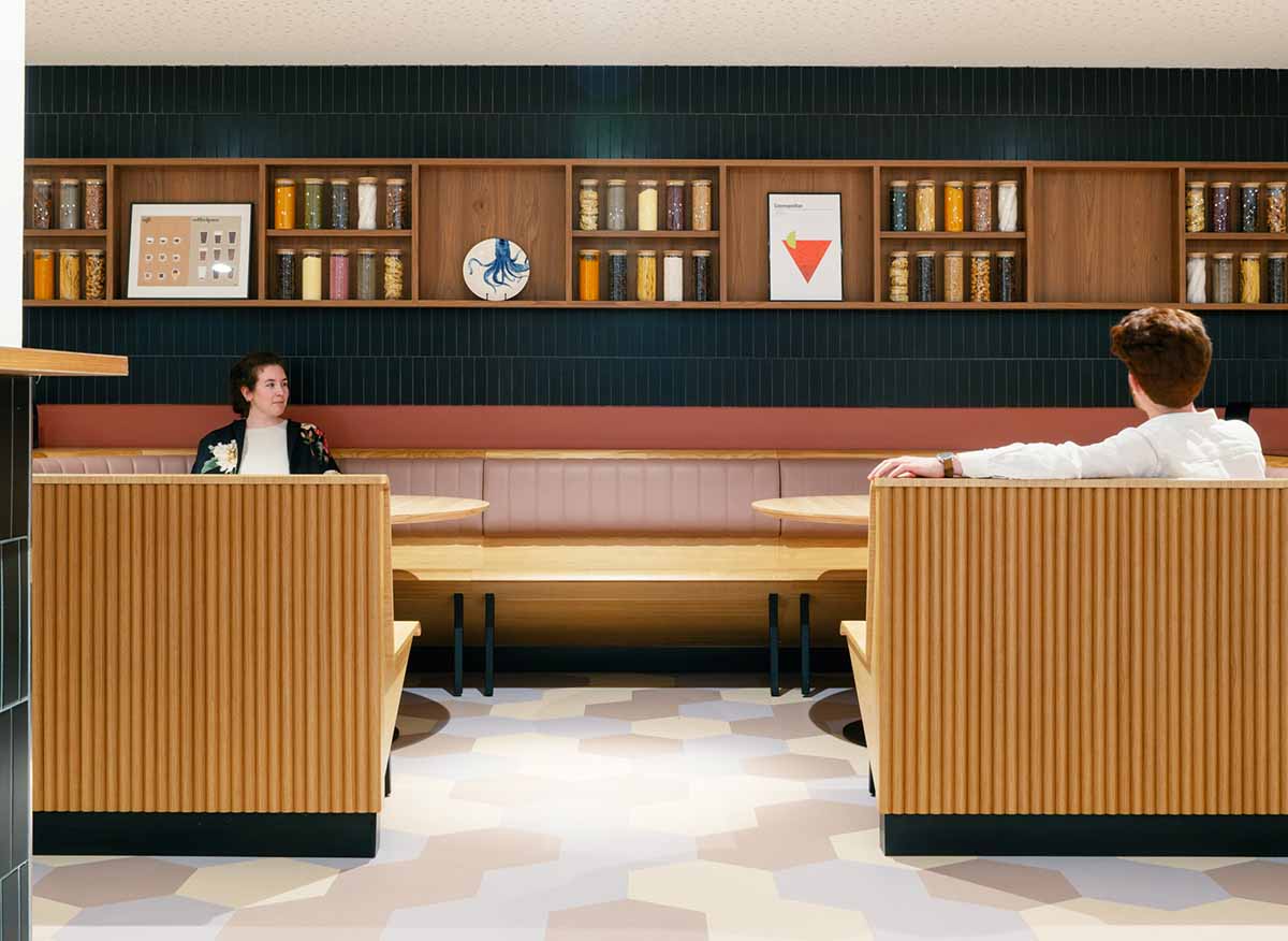 Abogados August Debouzy París, Studio Razavi + Partners