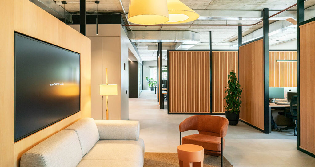 Coblonal, Lobelia e IsardSat