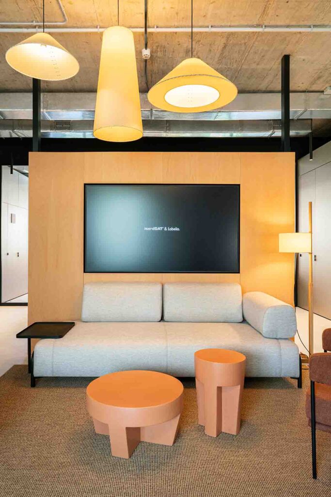 Coblonal, Lobelia e IsardSat